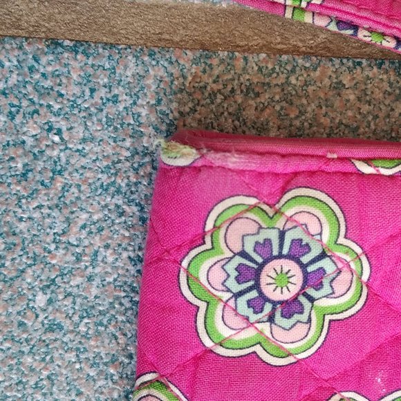 Vera Bradley Your Turn Pink Swirls Quilted Turn Lock Wristlet Wallet - Picture 12 of 16